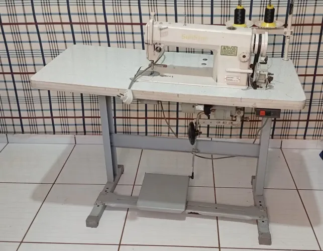 Para confecção, Máquina de costura Reta Sunstar 