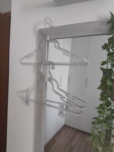 60 Cabides de acrílico resistentes