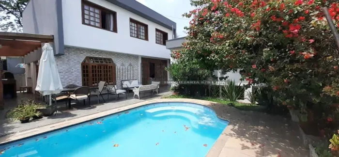 Casa à venda no Butantã - 3 quartos, 1 suíte, 350m²