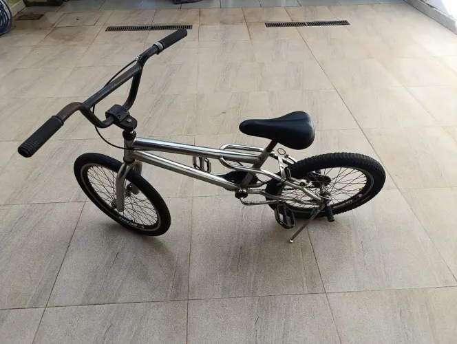 Bicicleta aro 20 cromada