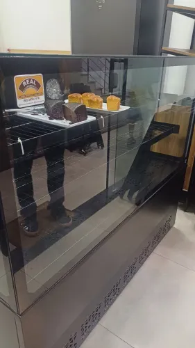 Vendo Expositor Novinho, Estufa e Natural 2 em 1 interessados * 