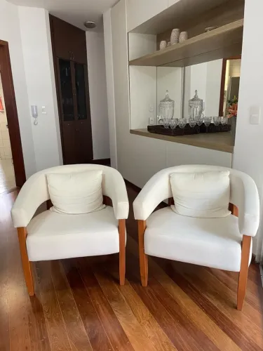 Poltronas em linho