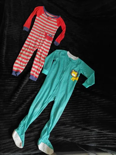 Kit 2 macacões Carter's 4t e 5t