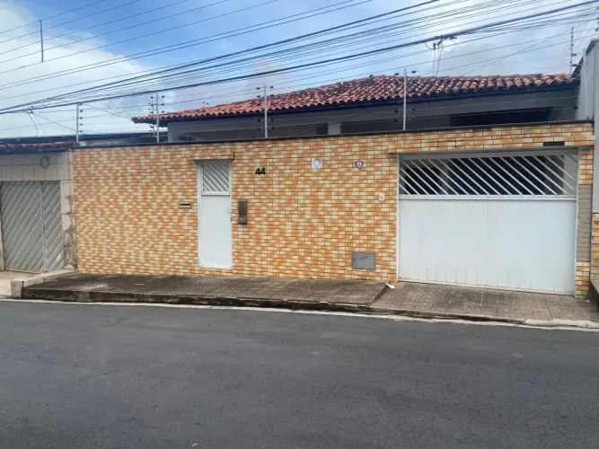 Imóvel para aluguel possui 300 metros quadrados com 4 quartos em Ipase - São Luís - MA