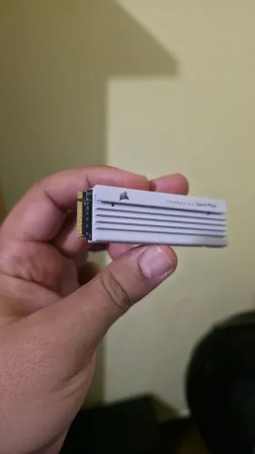 SSD NVME  Corsair 2TB 