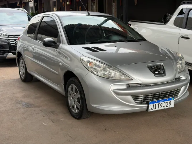 Peugeot 207 XR 1.4 Flex 8V 3P 2012
