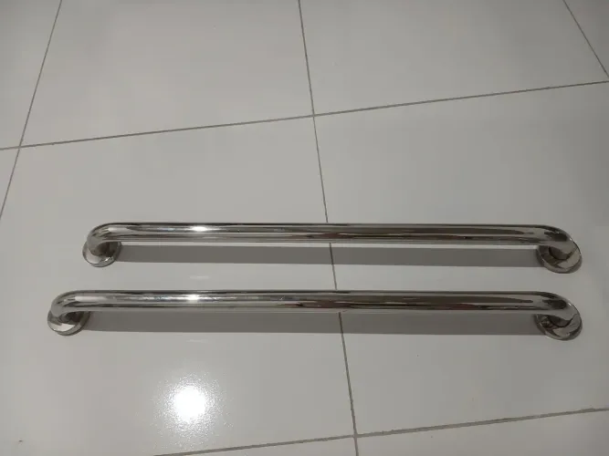 Barra de inox 90 cm 100 reais par estão perfeitos