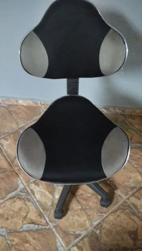 Cadeira escritório com rodinhas 
