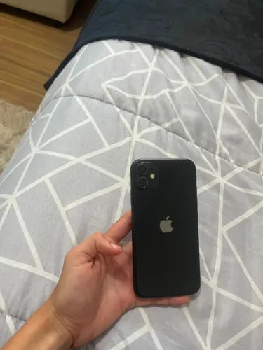Celular iPhone 11