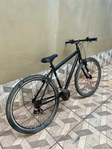 Vendo bicicleta semi nova aro 29