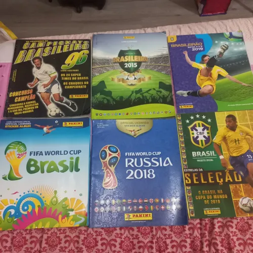 Álbuns figurinhas futebol
