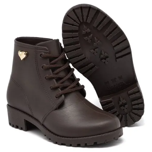 Botinha infantil nova 27/8<br><br>34,90 apenas <br><br>Linda e confortável