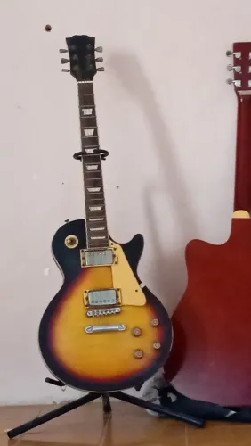 Vende instrumento musical guitarra 