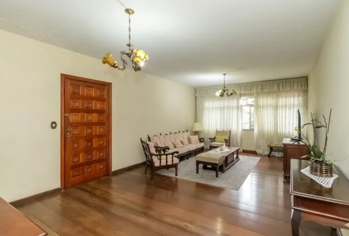 Sobrado para venda em Horto Florestal com 3 quartos, sendo 1 suíte, 316m²