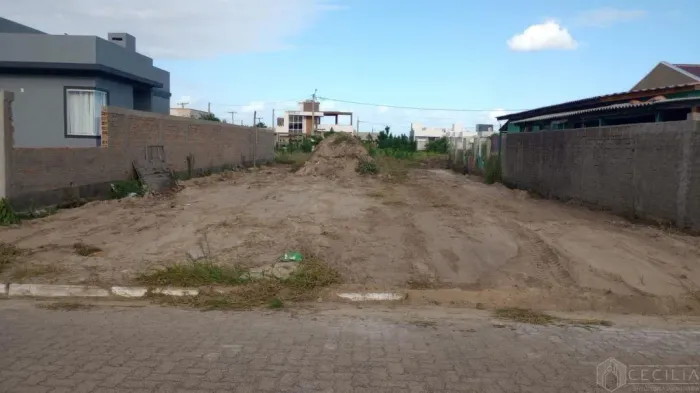 Terreno para venda em Imbé: ótima localização no Centro REF: 4363