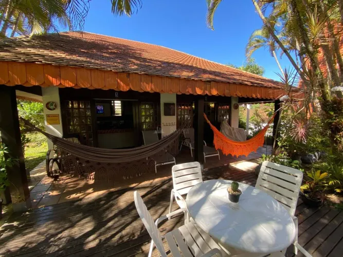 Belíssima casa a venda na Praia do Guaeca, Casa com 8 quartos em condomínio fechado.