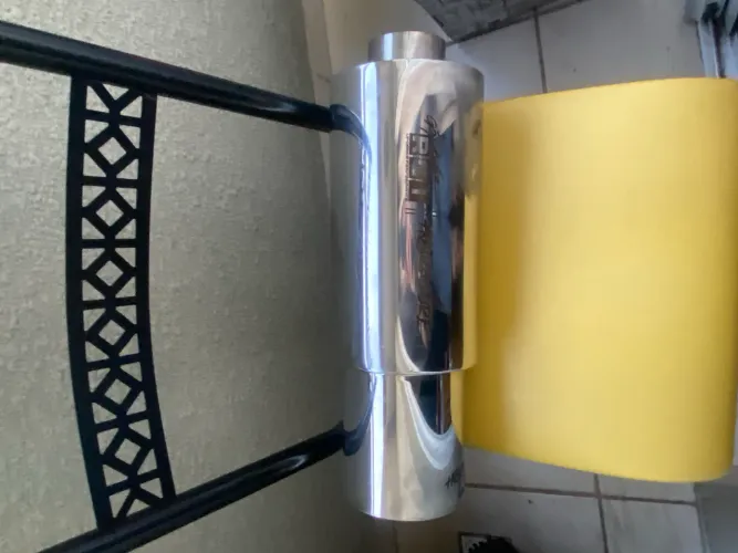 Vendo abafador 5? com corpo de 6?. 300$