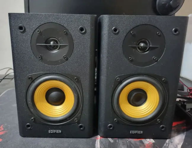 Caixa de Som -  Monitor de Áudio R1000T4 Bivolt 24W RMS EDIFIER - Preta