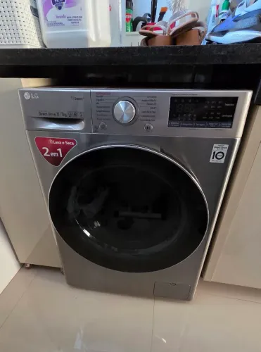 Lava e Seca LG 11kg Inverter Direct Drive - Semi Nova