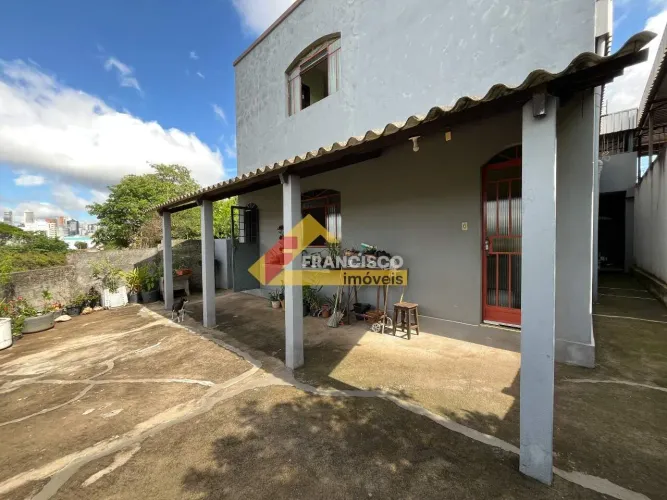 Casa localizada no bairro Niterói