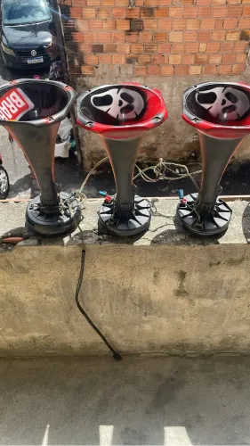 Vendo SOM para carro