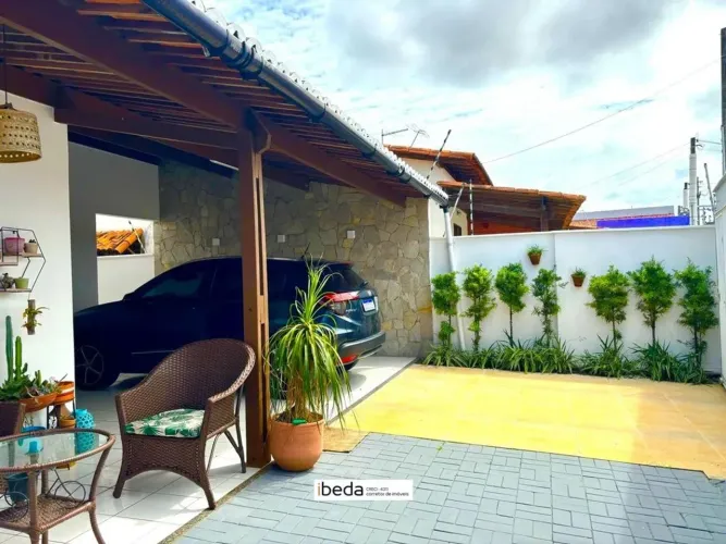 Casa à Venda no Jardim Planalto, Parnamirim. Sala ampla, 3 quartos 1 suíte, 2 vg