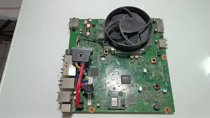 Placa mãe de Xbox 360 slim com defeito