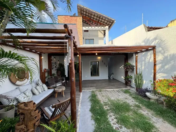 Casa duplex com 130m² para venda no Luciano Cavalcante, Fortaleza/CE
