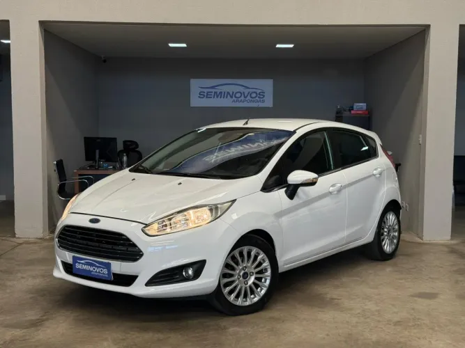Ford Fiesta Titanium 1.6 16V Flex Mec. 2015