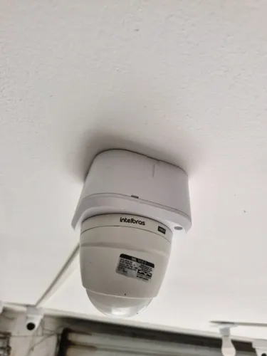 Câmeras de monitoramento e DVR IntelBras, seis unidades VHL1010D e duas unidadesVHL1120D