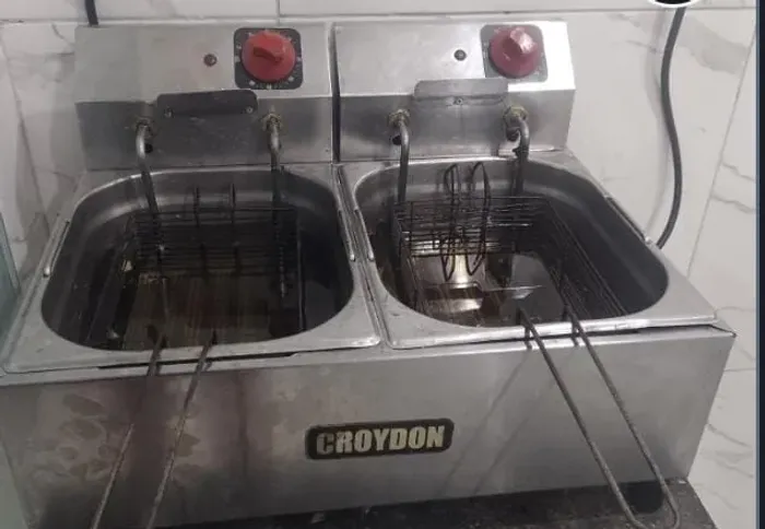 FRITADEIRA DUPLA CROYDON 700,00