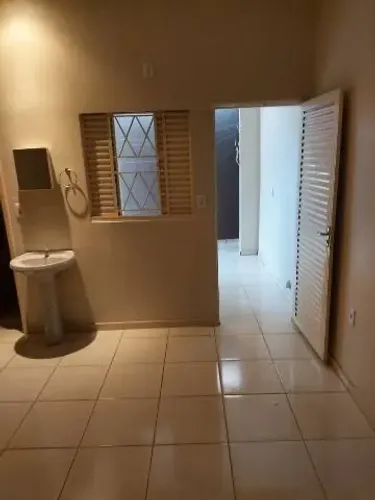ALUGO KITINETE QUADRA 104 SUL