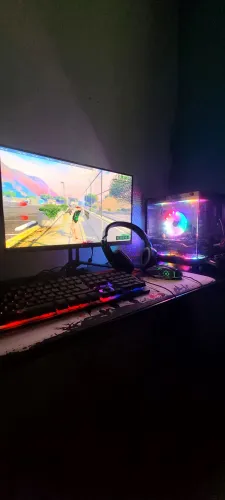 Vendo cpu com todos os componentes inclusos 