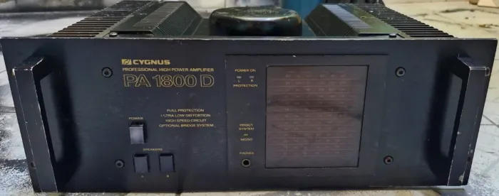 Amplificador Cygnus PA1800 D Preto