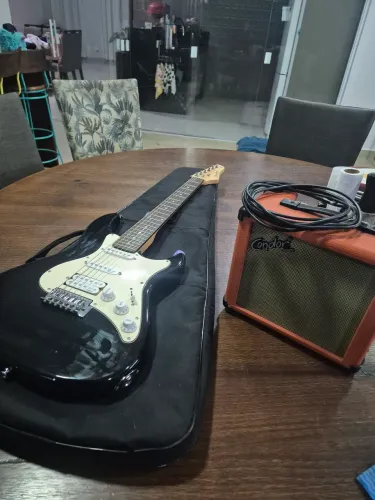 Guitarra mais amplificador