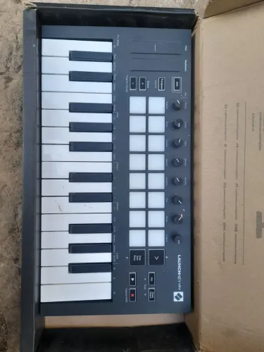 Controlador piano novation lauchkey mini mk3 com 4 softwares inclusos inclui cabo