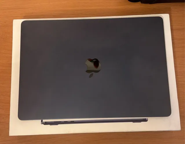 MacBook Air M2 15?