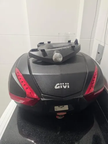 Baú Givi Monokey V47 com base Givi M5