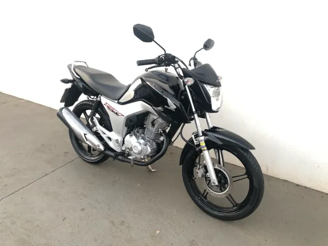 Vendo ou Troco por moto Honda CG Fan 160 2016 Completa c/ 2026 Pago