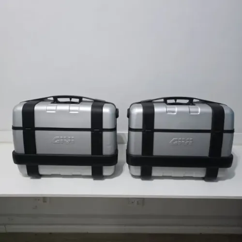 Par de Baú GIVI Lateral Traseiro Trekker 33l Prata Trk33npack2 Usados