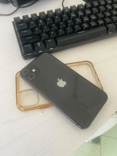 Celular iPhone 11