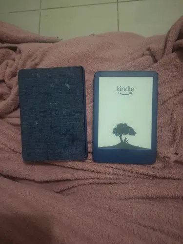Kindle 11a Geração 2022 + Capa Magnética (Cor azul)