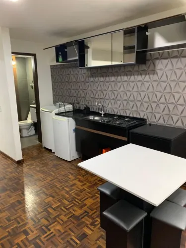 Quitinete à venda no Centro de Curitiba | Semi mobiliada | Próx. UFPR