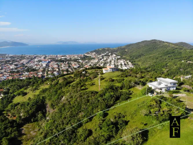 Terreno Morro da Silveira à Venda