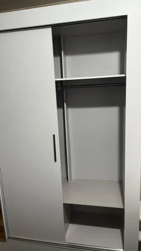 Vende - se guarda roupa