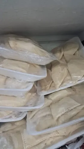Pastel para revenda vendo ele cru a 0.80 centavos.