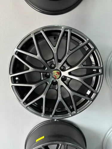 Rodas aro 18 tala 8 Porsche Cayenne furação 5x98 Fiat