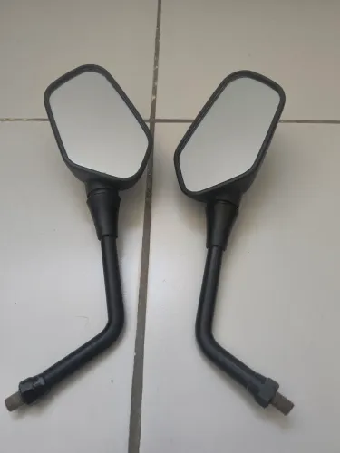 Par de retrovisores modelo Honda (CB)