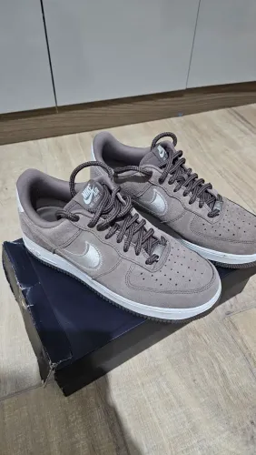 Nike Air Force 1 LV8 SE