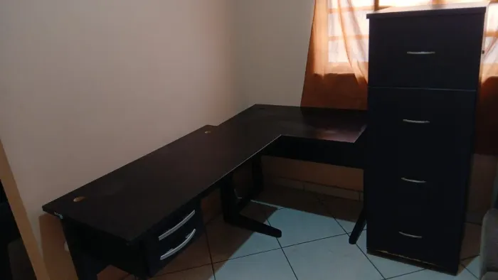 Móveis de escritorio em ótimo estado Santa Rosa, retirada.